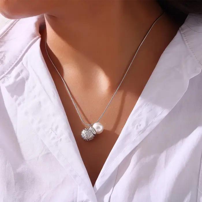 Pendentif en acier inoxydable serti de perles d'eau douce en forme de cacahuète pour femmes occasions spéciales collier et boucles d'oreilles ensemble de bijoux minimaliste