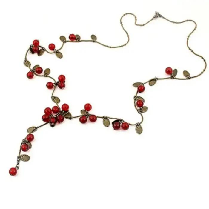Collier de baies rouges romantique en plastique et alliage de zinc or jaune clair pour femmes et filles occasions spéciales romantiques et naturelles
