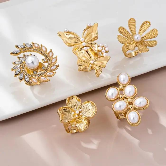 Ensemble de bagues dorées polyvalentes et tendance avec éléments perlés pour femme – Élégance simple