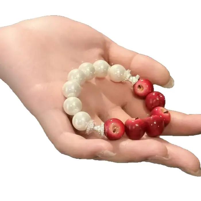 Nouveau Bracelet Perlé Pomme Rouge et Blanc 2026 pour Femme – Luxe Léger