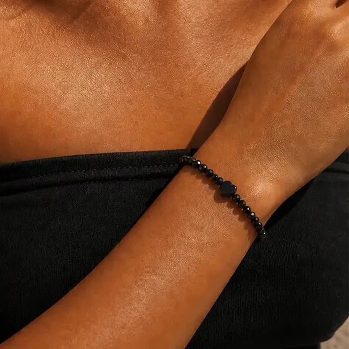 Bracelet extensible en perles noires en forme de cœur pour femme, élégant pour un usage quotidien, des vacances, une fête, un cadeau pour la Saint-Valentin