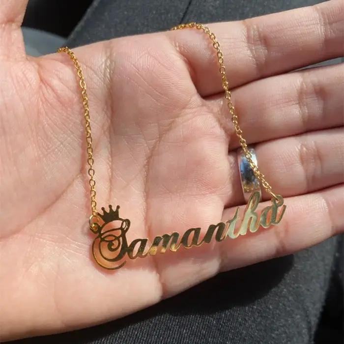 Collier de nom de couronne personnalisé