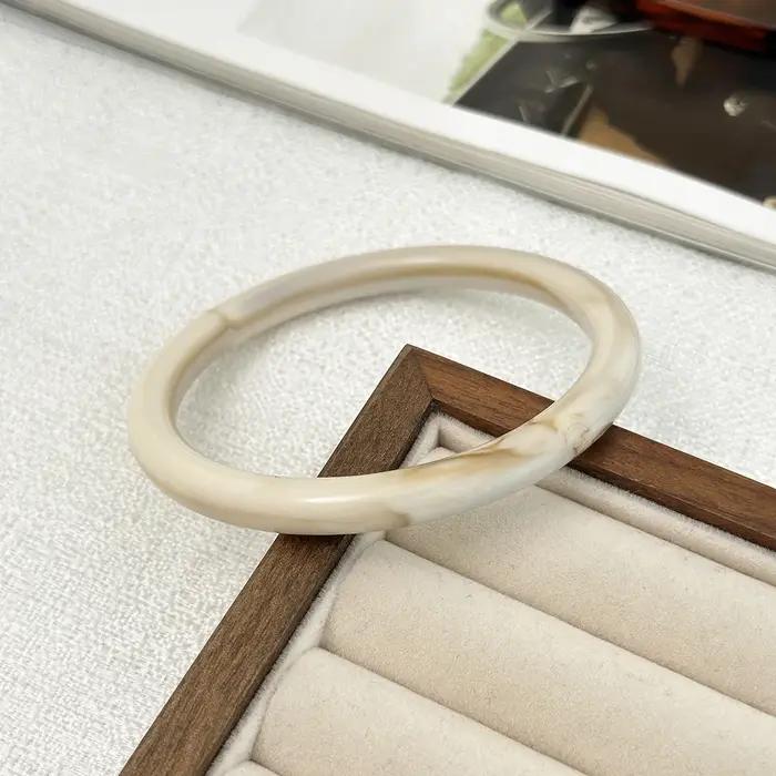 Bracelets ronds Vintage Beige, large Bracelet en résine pour femmes et filles, rétro irrégulier, géo