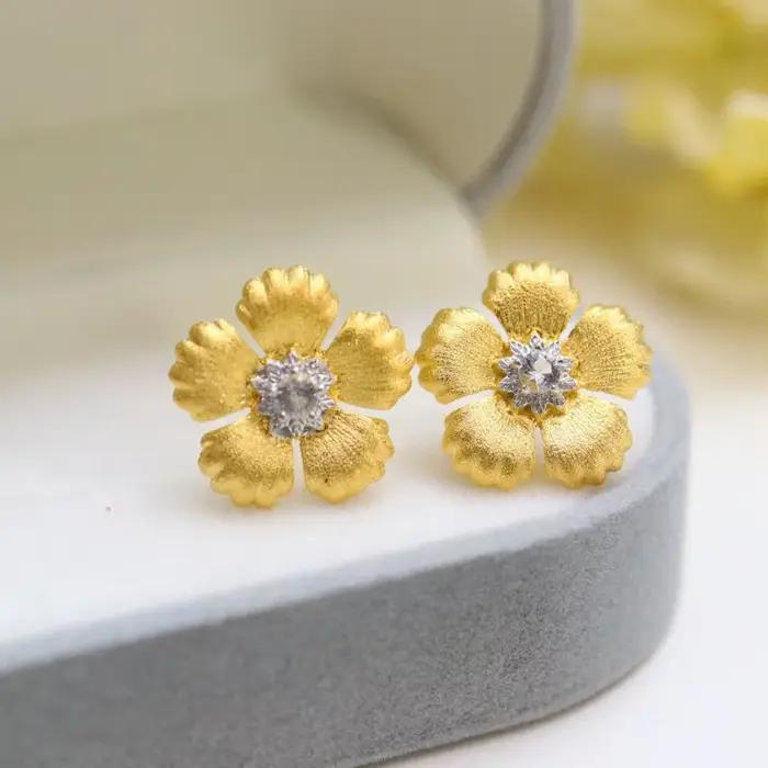 Boucles d'oreilles vintage en argent 925 serties de topaze naturelle élégantes à offrir pour femme pour soirée et événements spéciaux