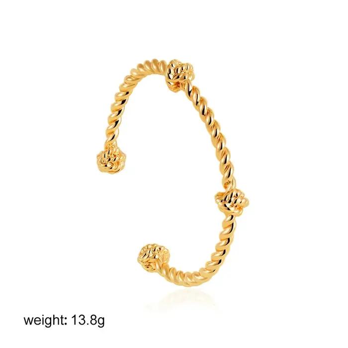 Bracelet jonc torsadé géométrique élégant pour femme plaqué or 18 carats acier inoxydable bijou de créateur occasions spéciales femmes style mode soirée anniversaire voyage
