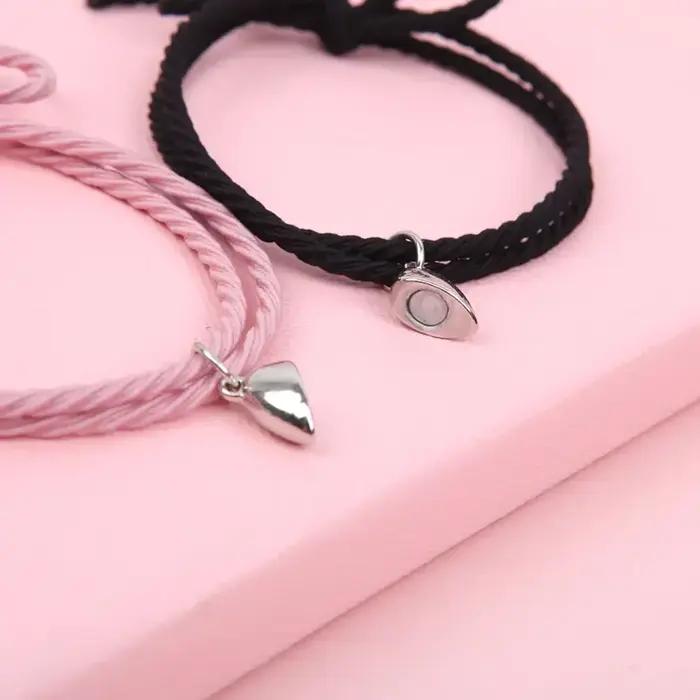Bracelets magnétiques de couple d'attraction de coeur pour des amoureux