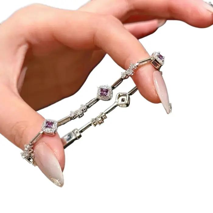 Bracelet en diamant incrusté de pierres précieuses violettes