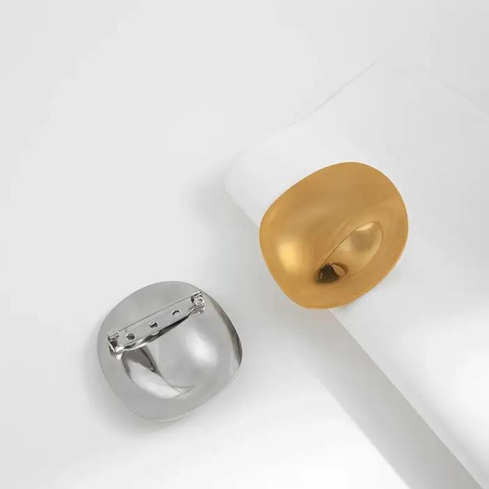 Loe | Broche ronde en métal en acier inoxydable pour femmes