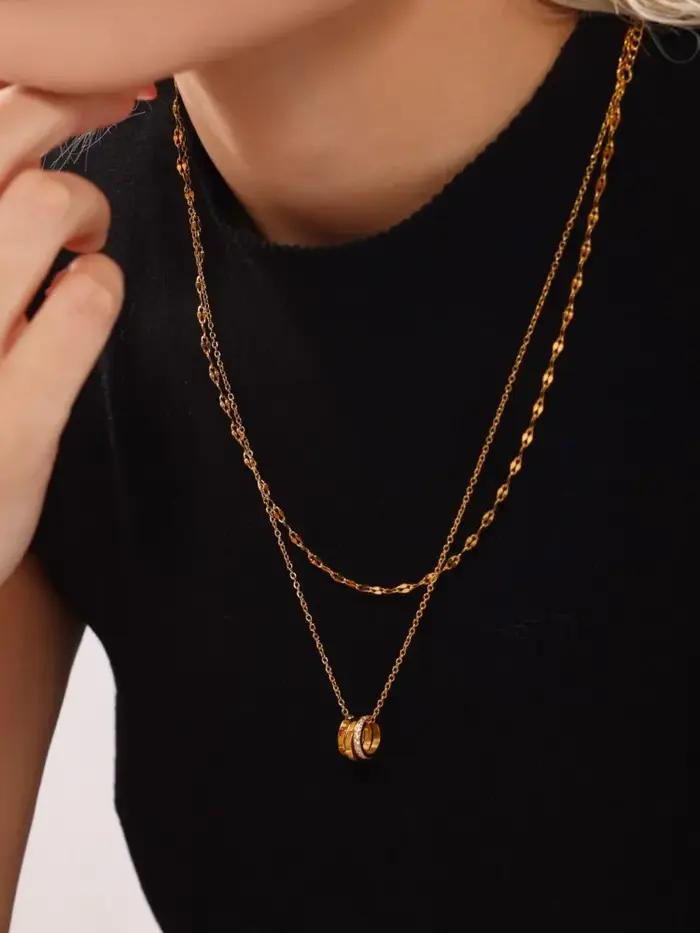 Pendentif Triple Rond en Acier Inoxydable Plaqué Or 18k pour Femme