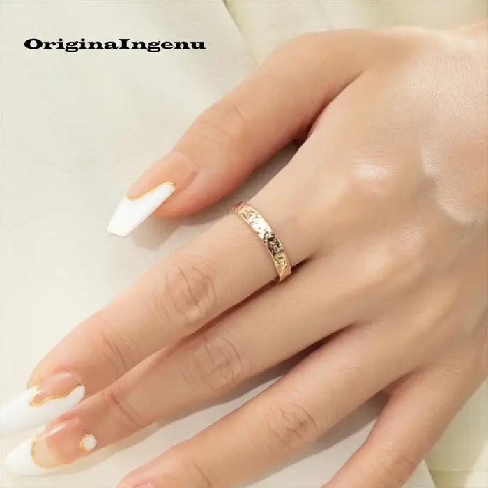 Bague martelée faite à la main remplie d'or 14K
