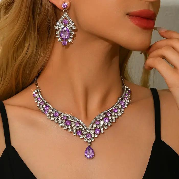 Ensemble de bijoux collier et boucles d'oreilles au design à la mode pour femmes