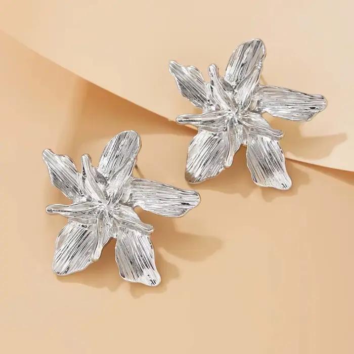 Boucles d'oreilles fleurs vintage dorées plaquées en argent pour femmes, bijoux tendance floraux, cadeau pour occasions spéciales