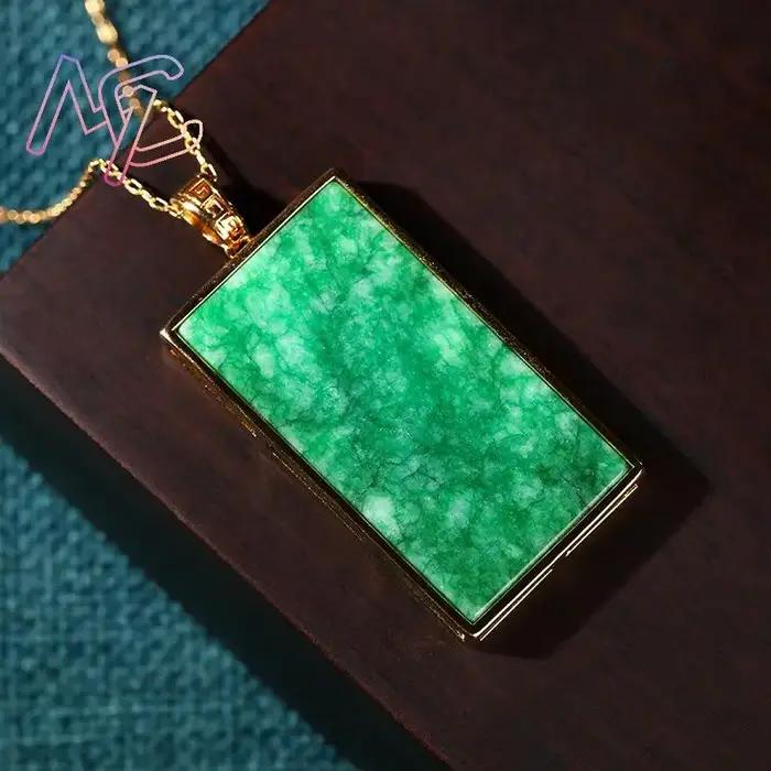 Collier pendentif en Jade naturel vert