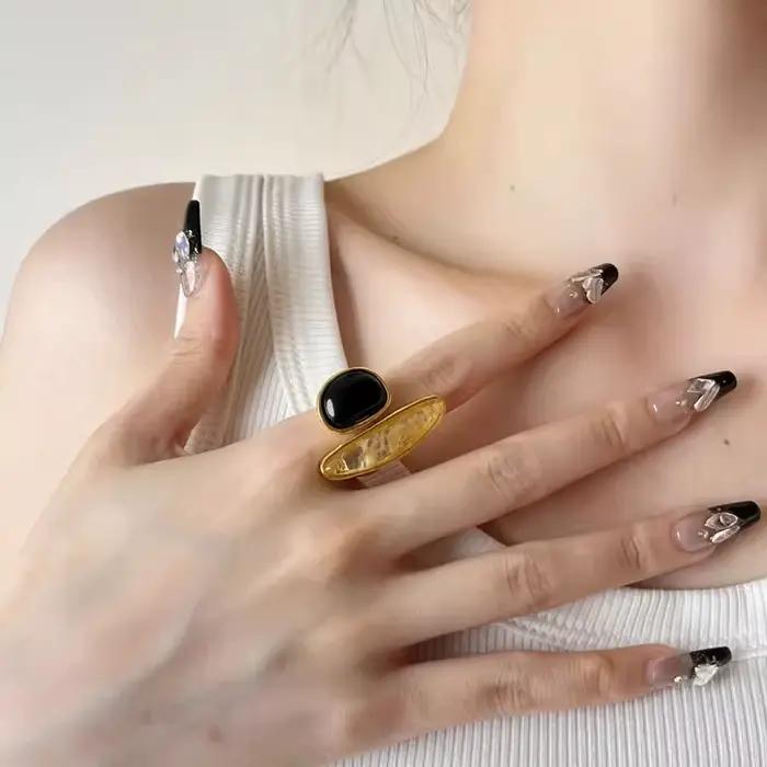 Bague ouverte irrégulière de style français élégante et rétro pour femmes occasions spéciales style classique romantique et luxueux