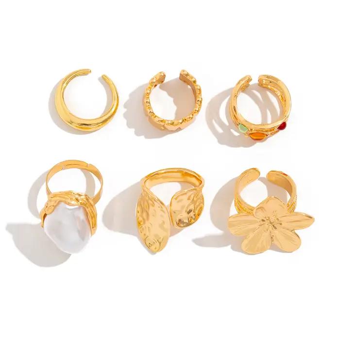 Ingemark 2025 bague baroque Imitation perle pour femmes bagues ouvertes élégantes avec accessoires de bijoux de conception de fleur en métal exagéré