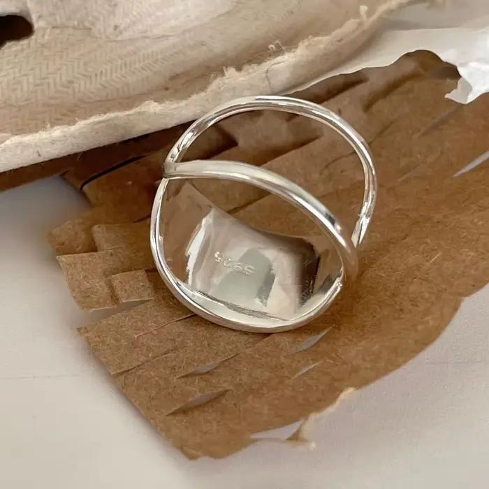 Bague large irrégulière creuse pour femme