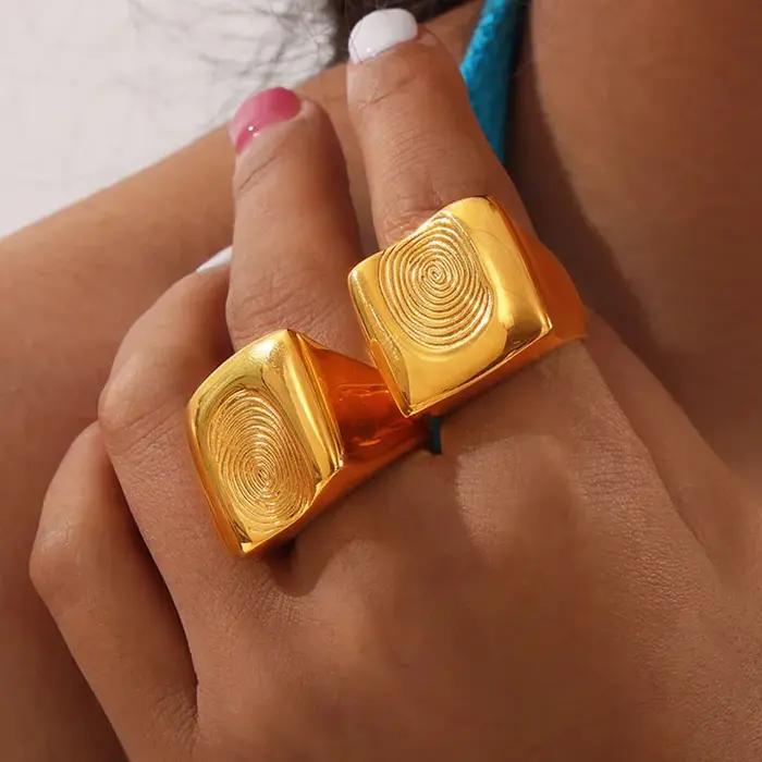 Bague rétro tendance en acier inoxydable pour femmes