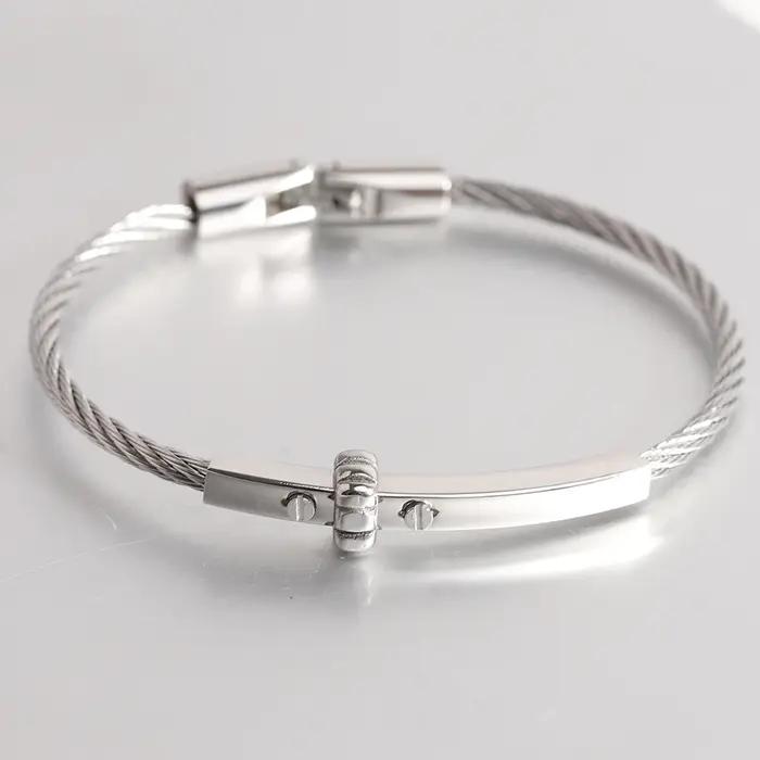 Bracelet en fil tressé tendance avec accent de barre en métal – Bijoux à serrure magnétique durables pour hommes et femmes