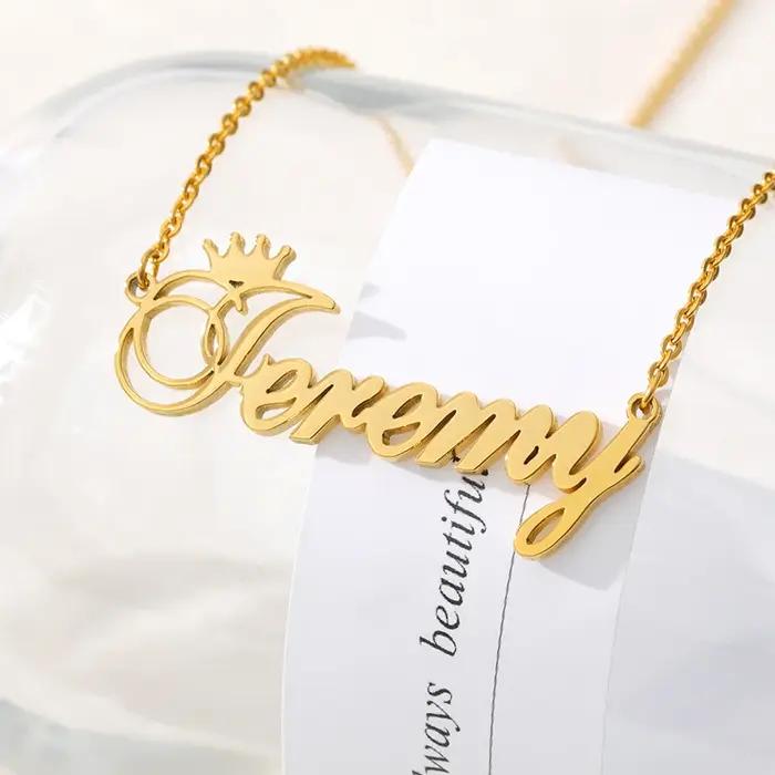 Collier de nom de couronne personnalisé