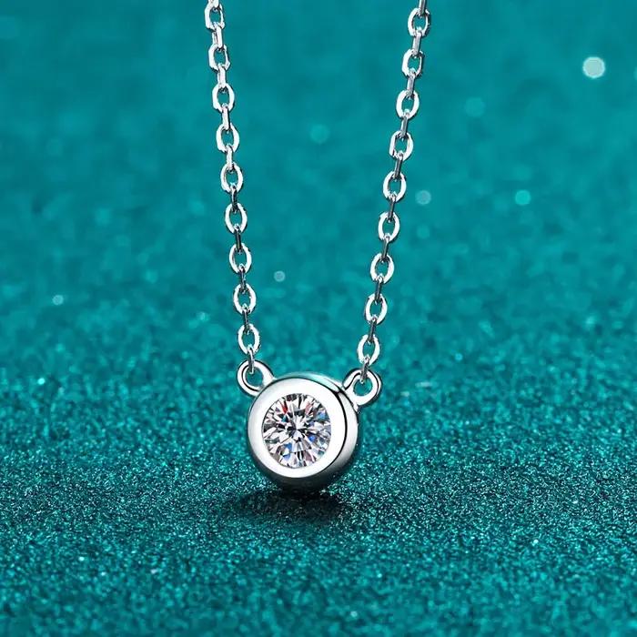Collier Moissanite Argent Sterling 925 Plaqué Or Blanc pour Femmes Occasions Spéciales Partie Anniversaire Mariage