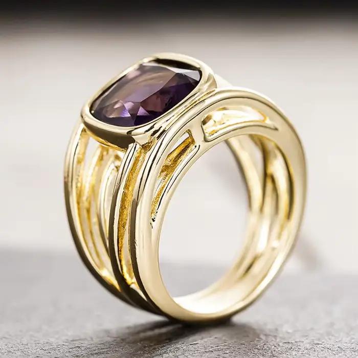 Huitan – bague élégante pour femmes, couleur or, incrustée de CZ violet brillant, accessoires tendance pour fête de mariage, bijoux nobles de fiançailles, cadeau pour dames