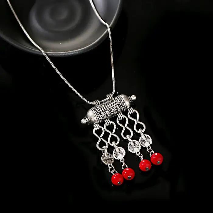 Collier vintage couleur argent avec breloque pour femme