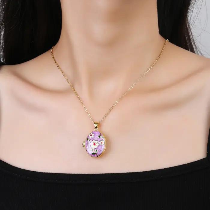 Collier pendentif fleur de Rose artisanal en émail de luxe