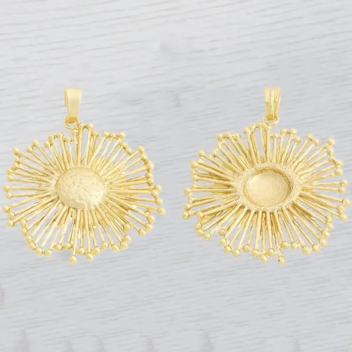 Grand pendentif tournesol couleur or mat