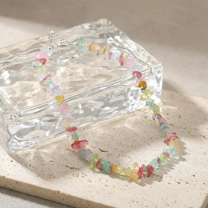 Collier ras du cou en pierres naturelles turquoise et perles de cristal pour femme