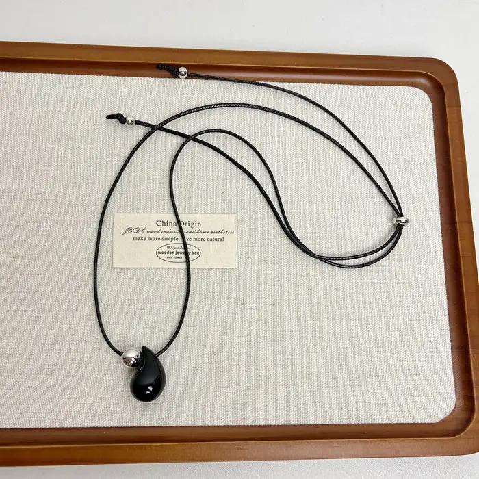 Collier pendentif goutte rouge simple coréen pour femme