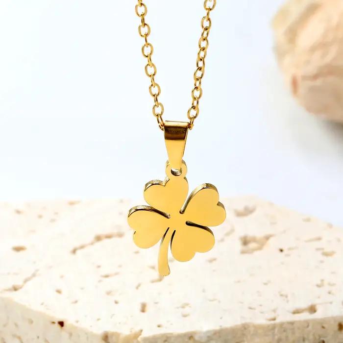 Collier pendentif trèfle à quatre feuilles en acier inoxydable pour femmes élégant et porte-bonheur pour tous les jours et occasions spéciales