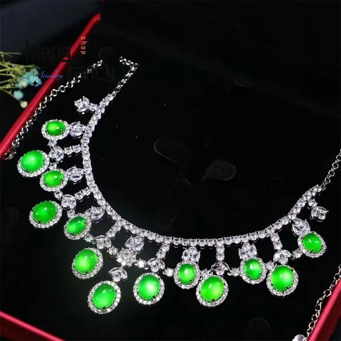 Collier en jade émeraude naturel de type glace