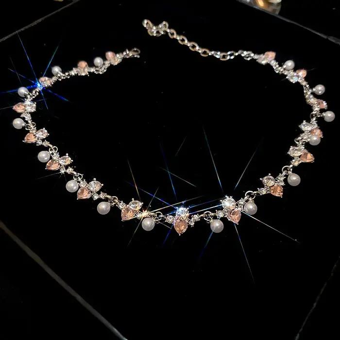 Collier ras du cou en strass ronds en forme de cœur pour femme