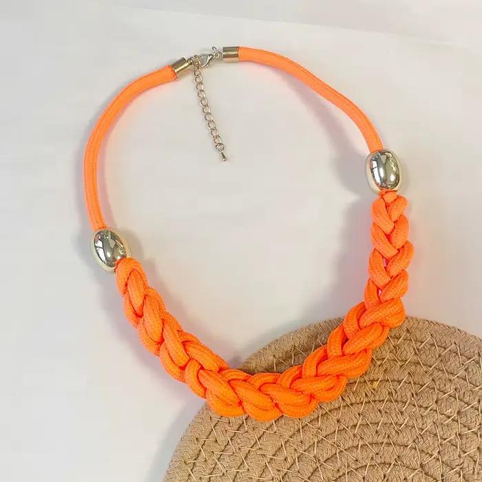 Collier en textile fait main pour femme, collier ras du cou en corde réglable, bijou statement, cade