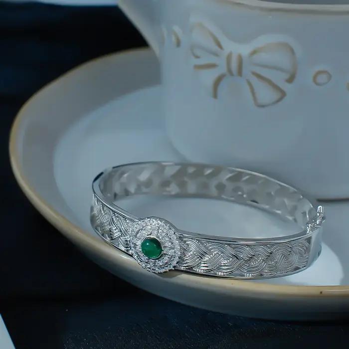 Bracelet en argent sterling 925 et jade blanc motif ethnique pour femmes occasions spéciales élégant cadeau pour soirée