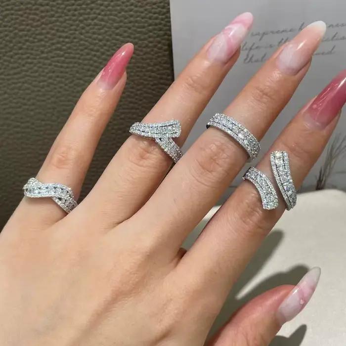 Bagues élégantes et tendance entièrement serties de diamants pour femmes