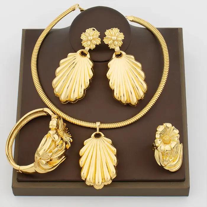 Ensemble de bijoux en plaqué or