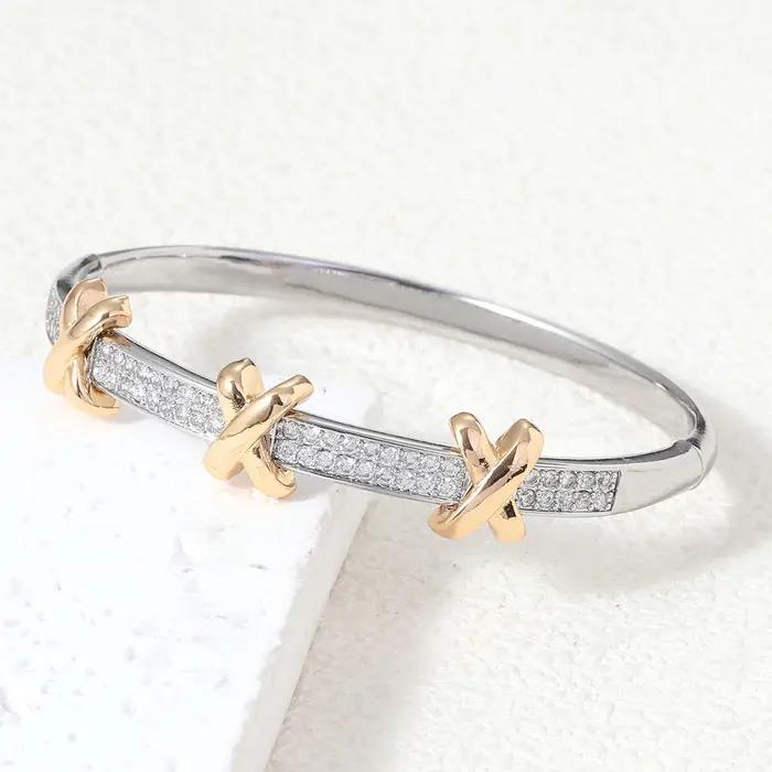 Bracelet pour femmes style rétro élégant bicolore lettre X en zircon avec rangée de perçage doré ou argent pour occasions spéciales