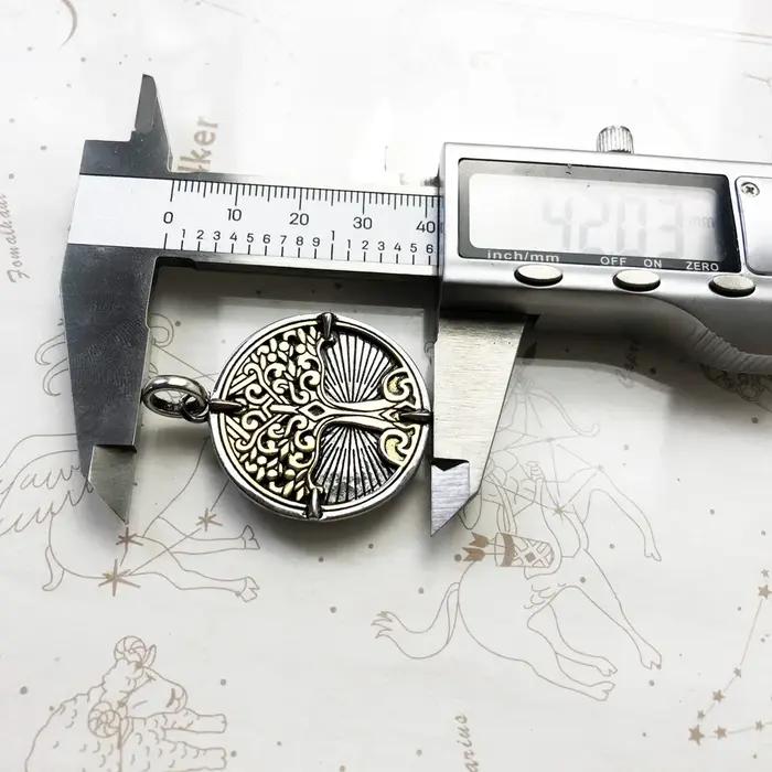 Pendentif arbre doré, flambant neuf