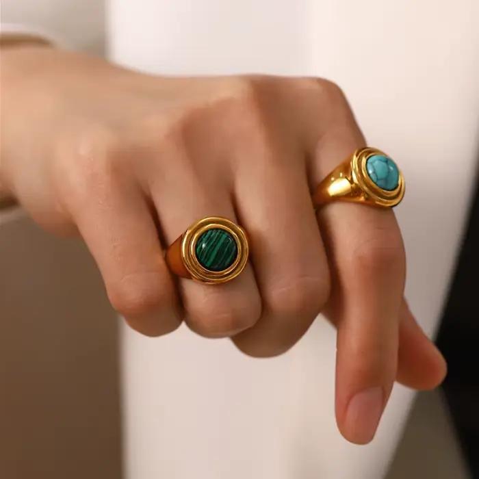 Bague en acier inoxydable avec motif cœur et incrustation de zirconium pour femmes et hommes bijou de luxe pour occasions spéciales et tous les jours