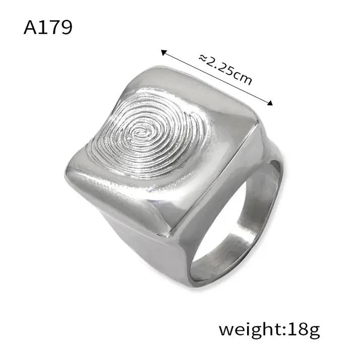 Bague rétro tendance en acier inoxydable pour femmes