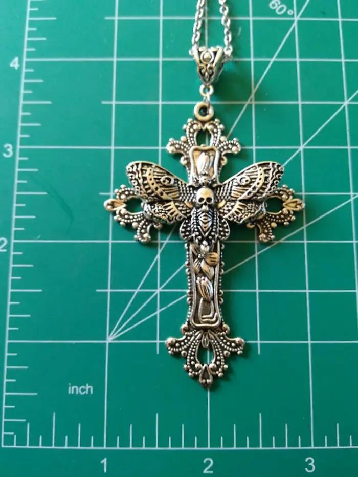 Grand collier croix de papillon filigrane florale style gothique vintage pour homme et femme occasions spéciales protection