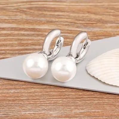 Boucles d'oreilles à clous en zircone cubique AAA style bohème géométrique pour femme en cuivre doré pour mariage et quotidien