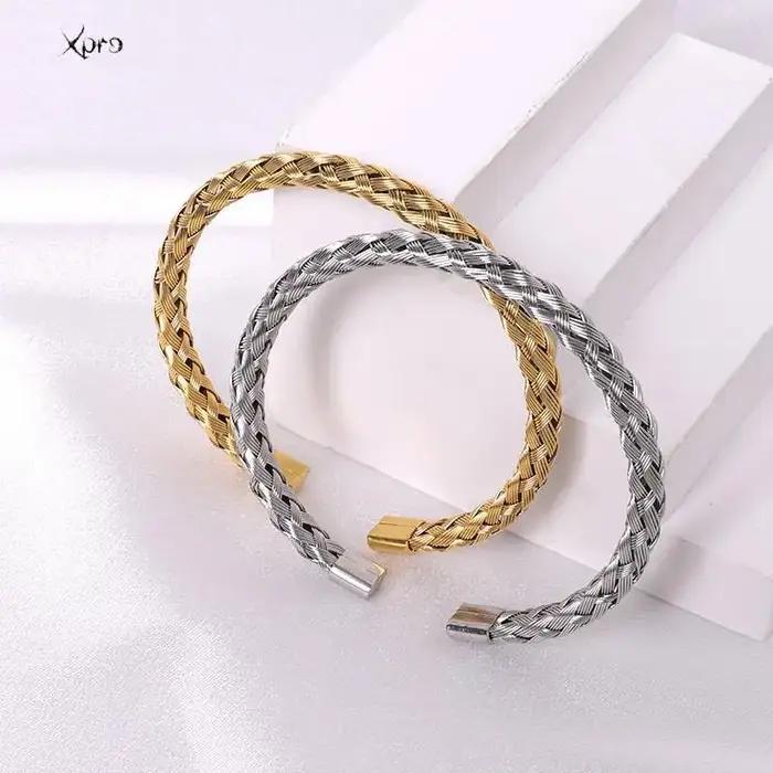 Bracelets torsadés à breloques tendance pour femmes