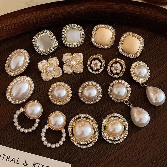 Boucles d'oreilles élégantes aux perles baroques avec nœud papillon sans perçage bijoux de mode de luxe manchette d'oreille pour femmes occasions spéciales