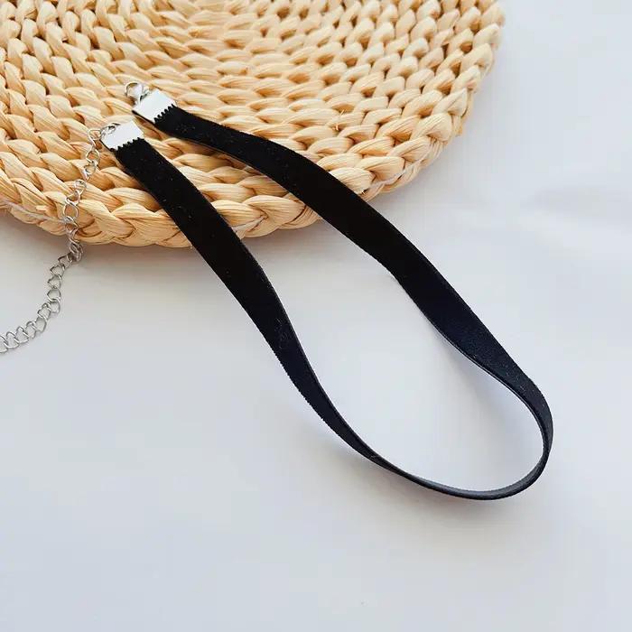 Simple vintage noir velours sangle tour de cou
