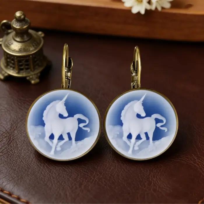 Boucles d'oreilles vintage en verre cabochon avec portrait camée