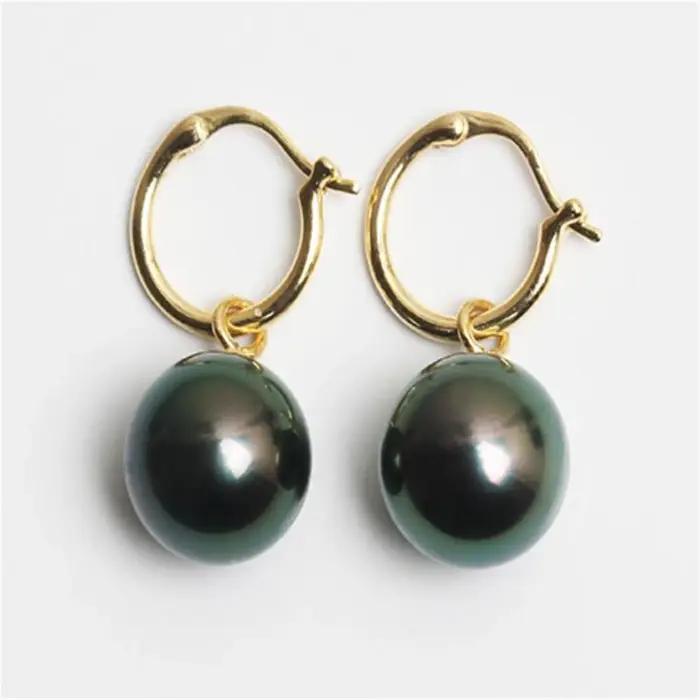 Boucle d'oreille en perles de coquillage de mer du sud noires de Tahiti
