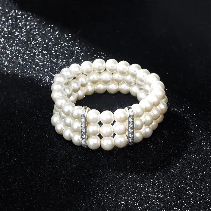 Bracelet élastique en perles de verre simulées pour femmes bracelet multicouches bijoux fantaisie trois couches occasions spéciales cadeau pour amie collègue ou soi-même