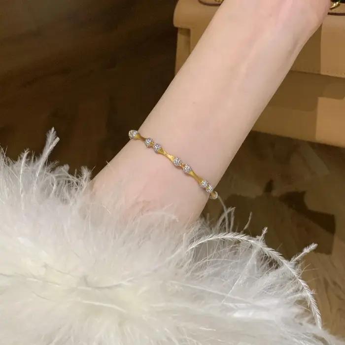 Bracelets de luxe légers en bambou brossé pour femmes